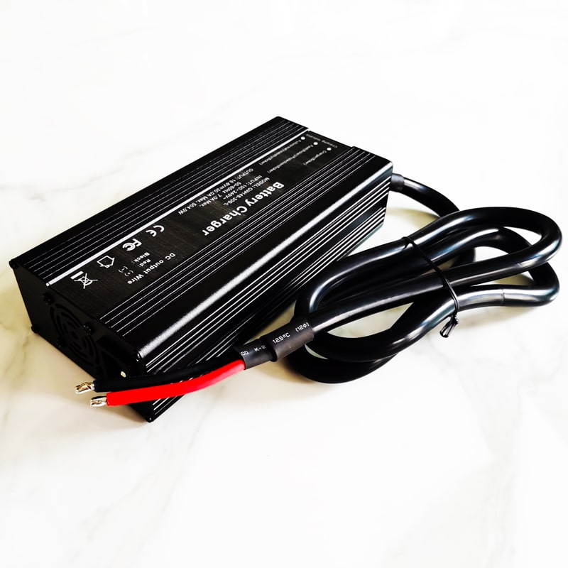 Inteligente automático completo 29.4V 20A 600W cargador para 24V SLA / AGM / VRLA / Batería de plomo-ácido de gel con PFC