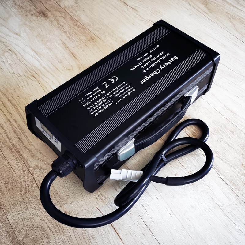 Venta directa de fábrica DC 16.8V 60A 1200W Cargador para 4S 14.4V 14.8V Batería de polímero de litio / litio con PFC