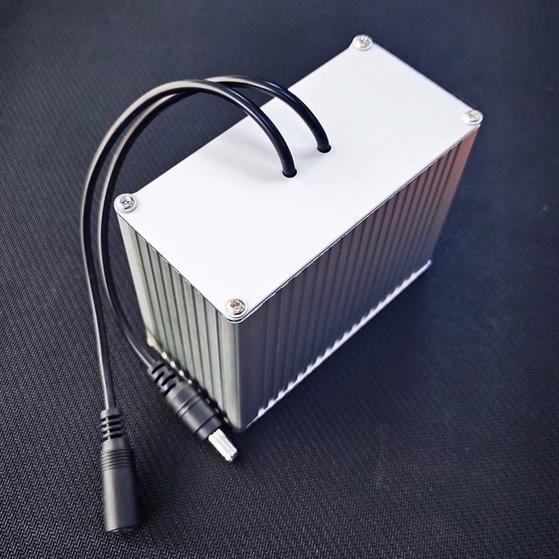 Paquete de batería de iones de litio recargable de 18V 18,5 V 5200mAh 5S2P 18650 con carcasa de aluminio y conector hembra macho de 5521 CC
