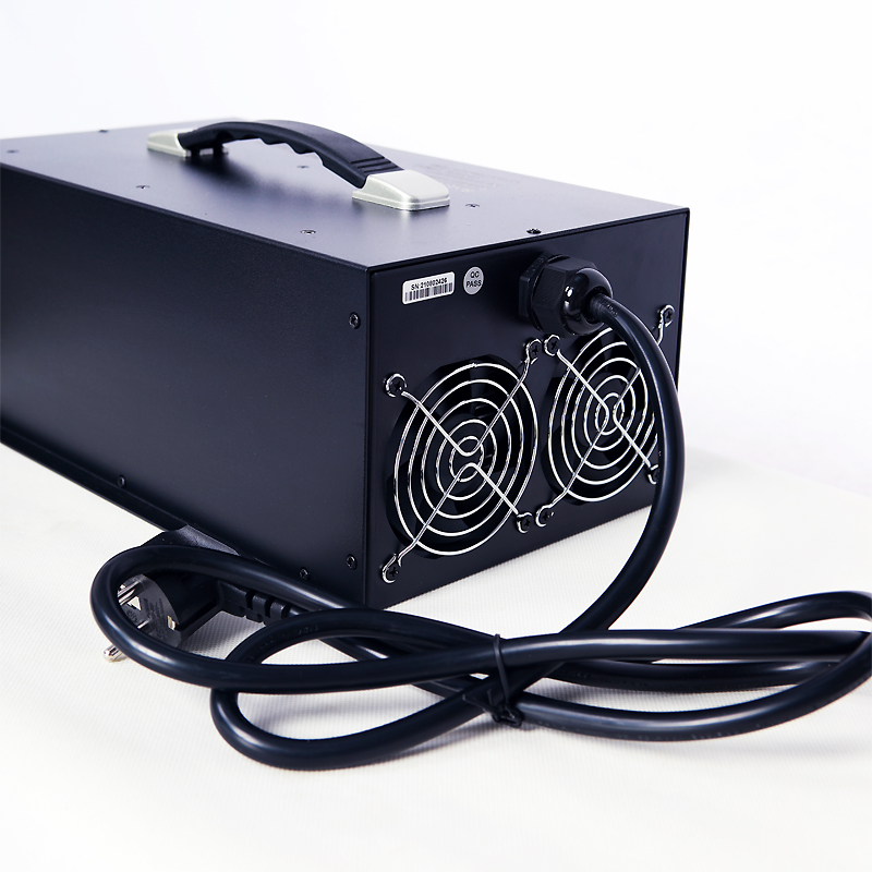 AC 220V Venta directa de fábrica DC 29.4V 100A 3600W Cargador para 7s 24V 25.9V Li-ion / Batería de polímero de litio
